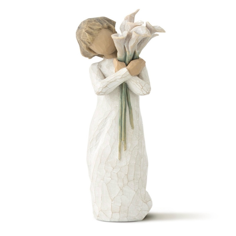 Willow Tree Elegant Beautiful Wishes Cream/ Tan Figurine Holding Calla Lillies